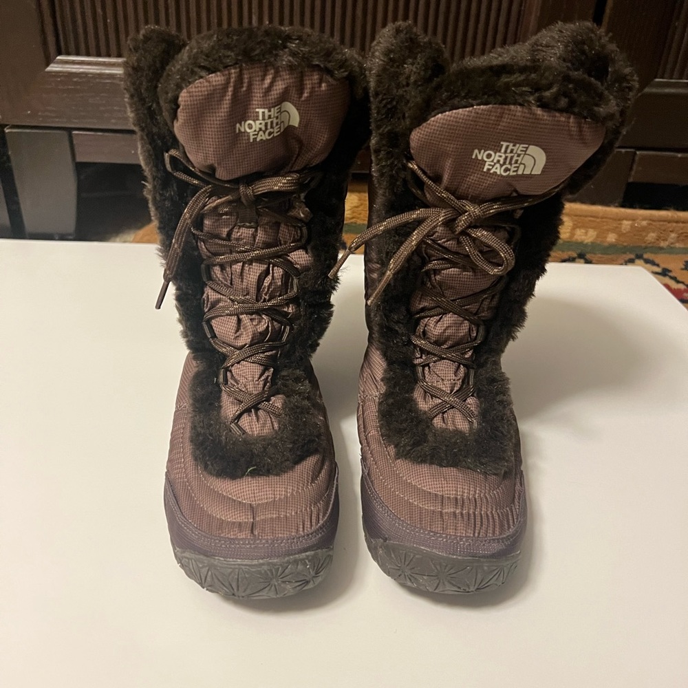 The North Face Girls waterproof snow boots